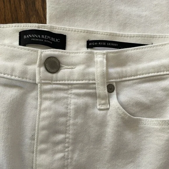 Banana Republic white denim jeans - Picture 2 of 3
